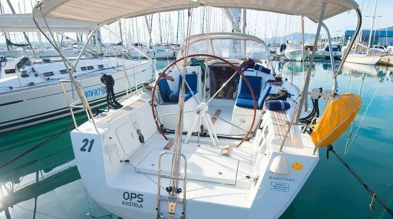 Beneteau First 35