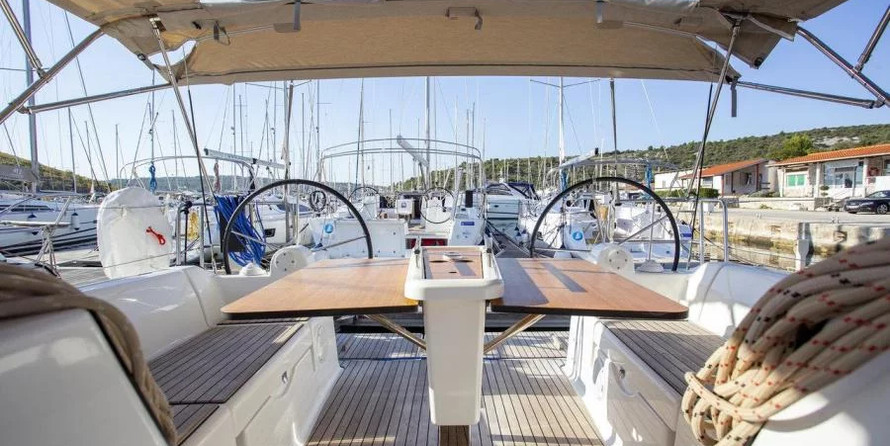 Dufour 382 GL - 3 cab.