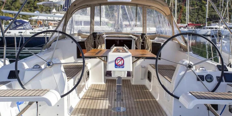 Dufour 382 GL - 3 cab.