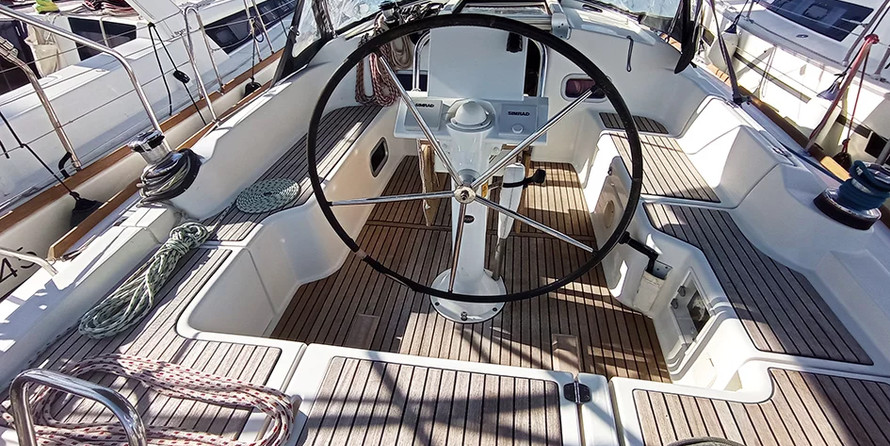 Beneteau Oceanis 37