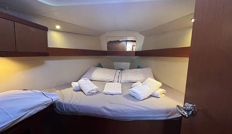 Beneteau Oceanis 37