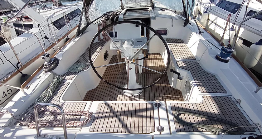 Beneteau Oceanis 37