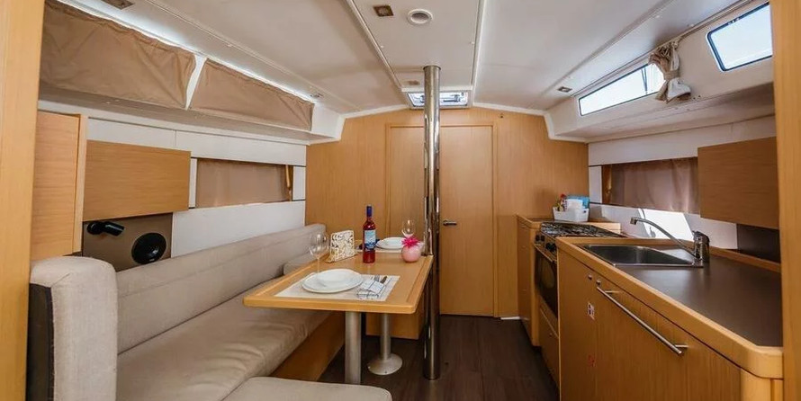 Beneteau Oceanis 38.1