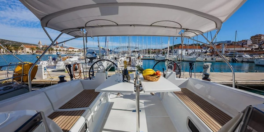 Beneteau Oceanis 38.1