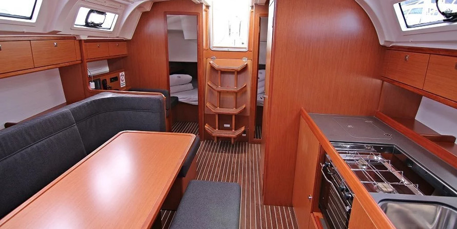BAVARIA C 41 BT