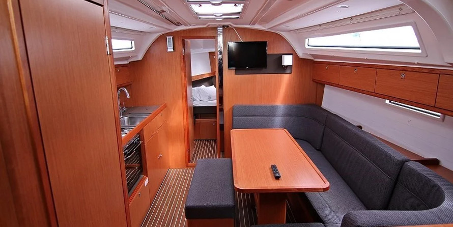 BAVARIA C 41 BT