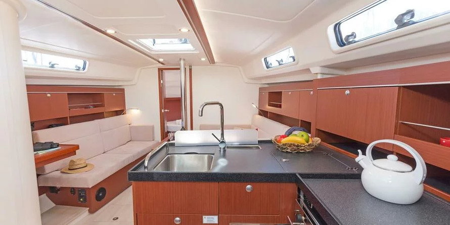 Hanse 385