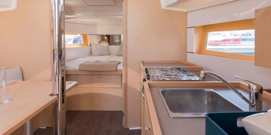 Beneteau Oceanis 38.1