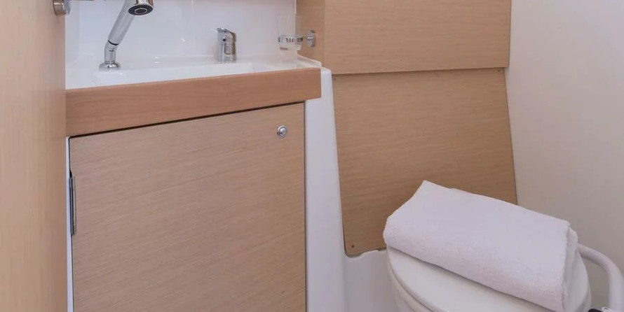 Beneteau Oceanis 38.1