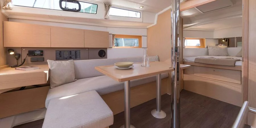 Beneteau Oceanis 38.1