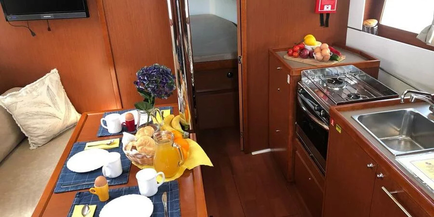 Beneteau Oceanis 38.1