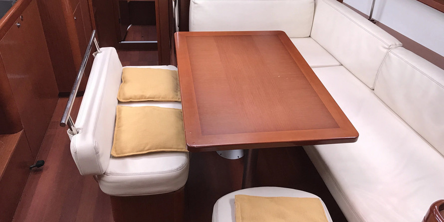 Oceanis 43