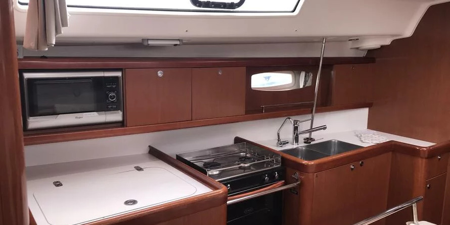 Oceanis 43