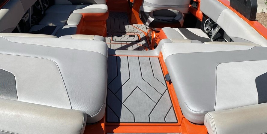 Malibu Wakesetter 22 MXZ