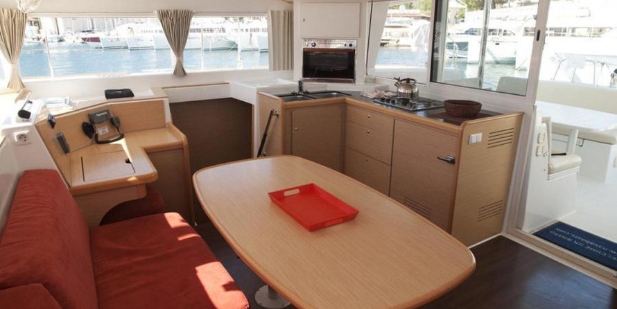 Lagoon 400 - 4 + 2 cab.