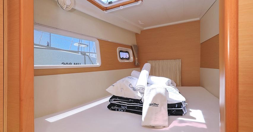Lagoon 400 - 4 + 2 cab.