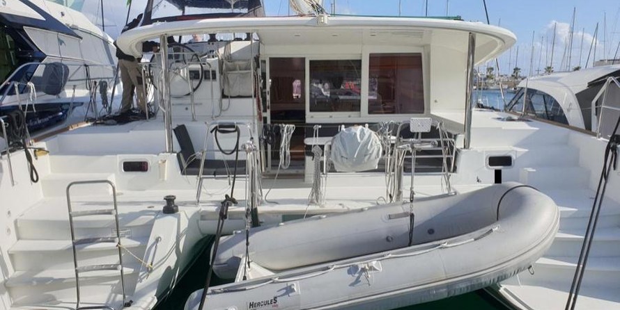Lagoon 400 - 4 + 2 cab.