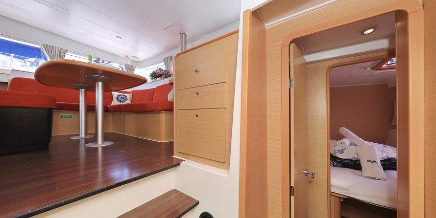 Lagoon 400 - 4 + 2 cab.