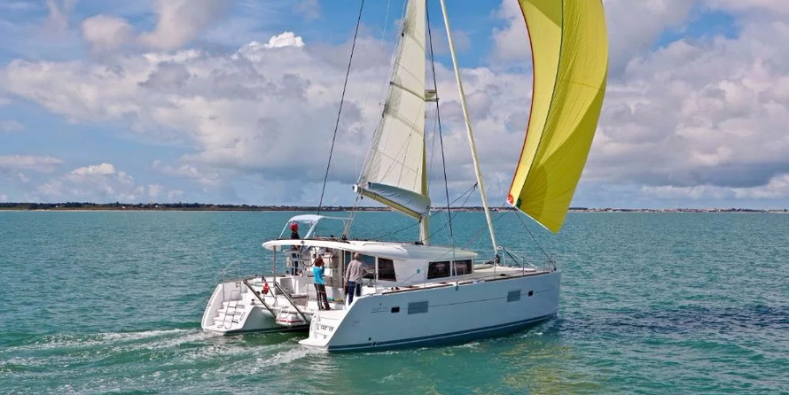 Lagoon 400 - 4 + 2 cab.