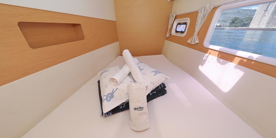 Lagoon 400 - 4 + 2 cab.