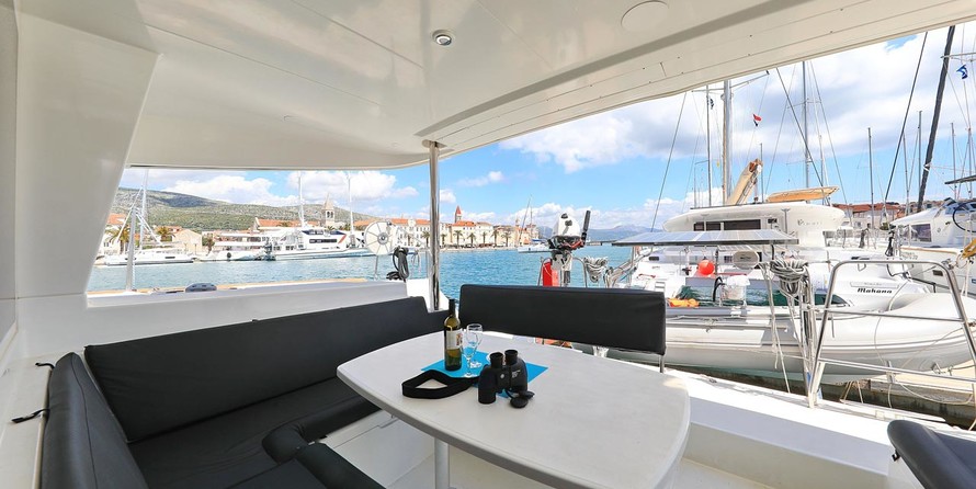 Lagoon 400 - 4 + 2 cab.