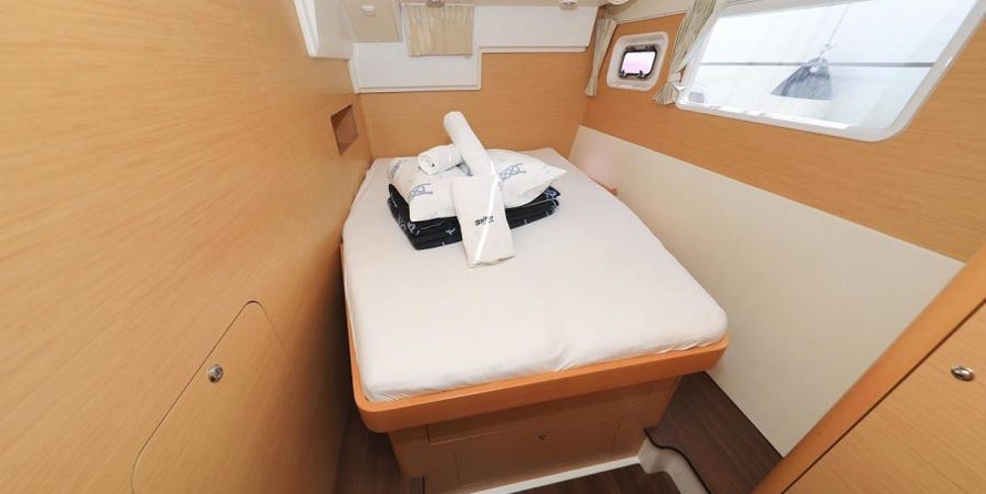 Lagoon 400 - 4 + 2 cab.