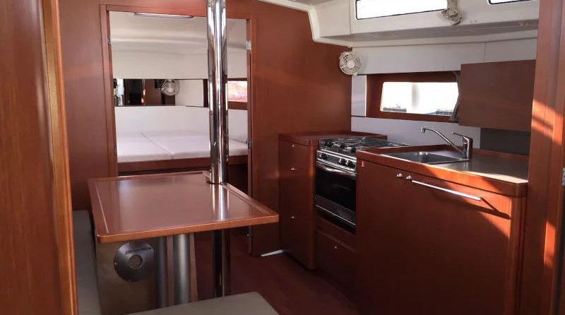 Beneteau Oceanis 38.1