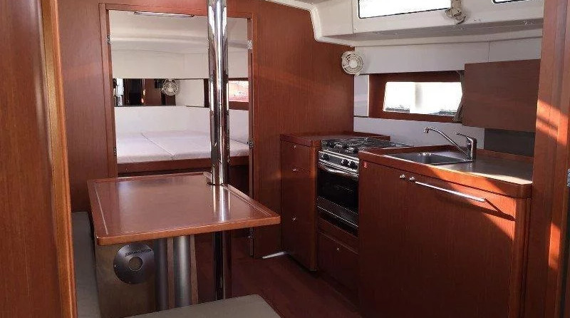 Beneteau Oceanis 38.1