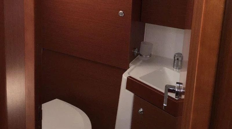 Beneteau Oceanis 38.1