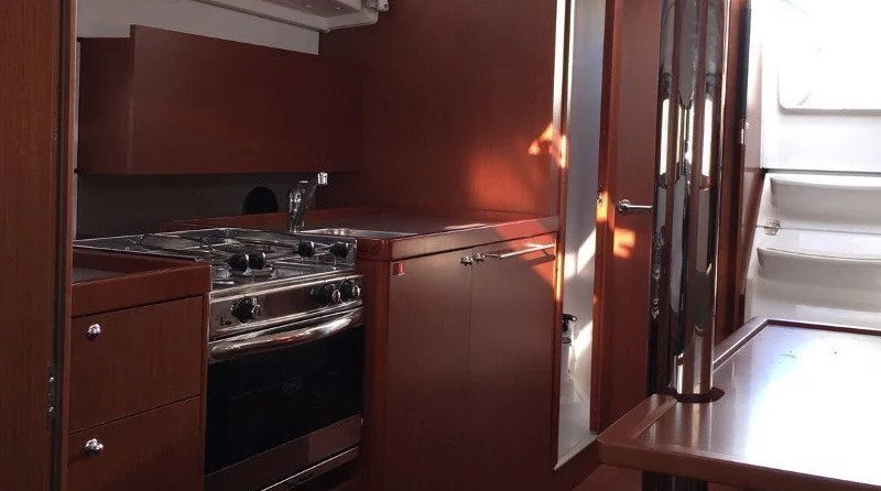 Beneteau Oceanis 38.1