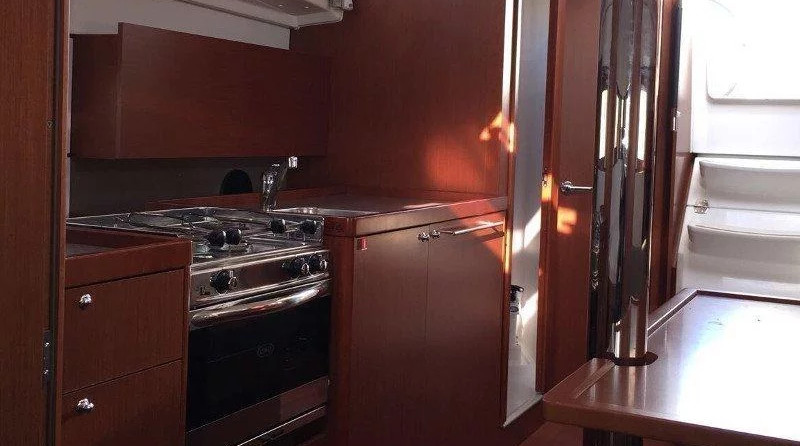 Beneteau Oceanis 38.1