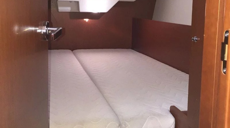 Beneteau Oceanis 38.1