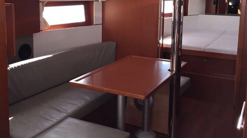 Beneteau Oceanis 38.1