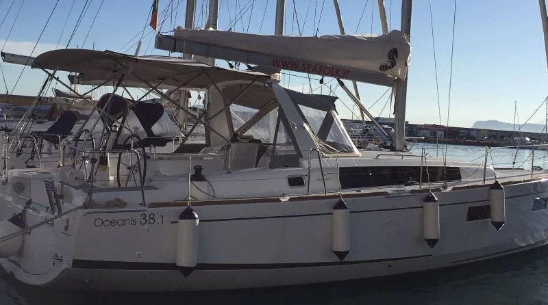 Beneteau Oceanis 38.1