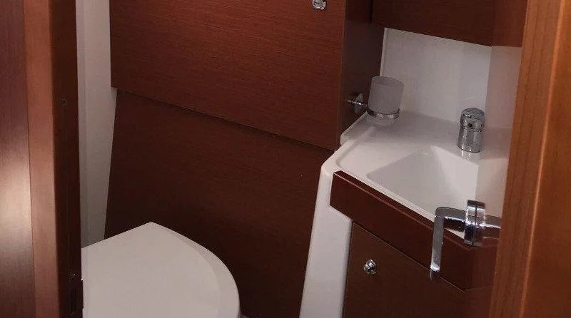 Beneteau Oceanis 38.1