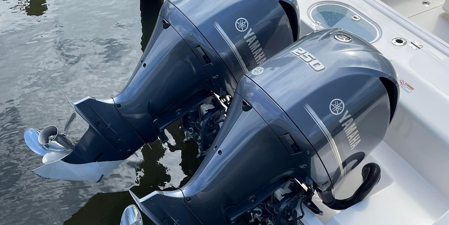Cobia 217 center console