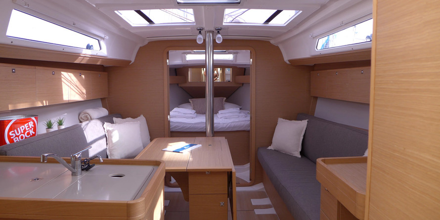 Dufour 360