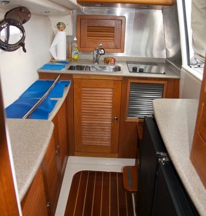 Glacier bay isle runner blue hull 2670