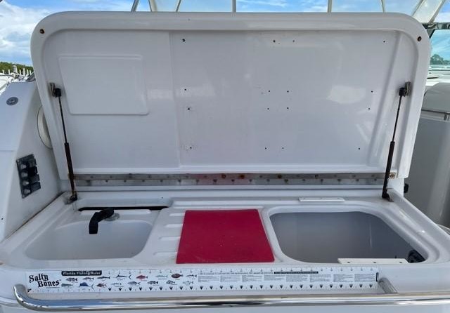 Glacier bay isle runner blue hull 2670