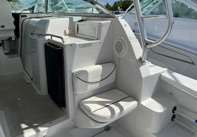 Glacier bay isle runner blue hull 2670