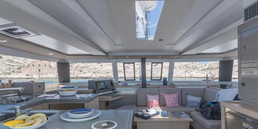 Fountaine Pajot Astrea 42