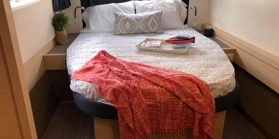 Fountaine Pajot Astrea 42