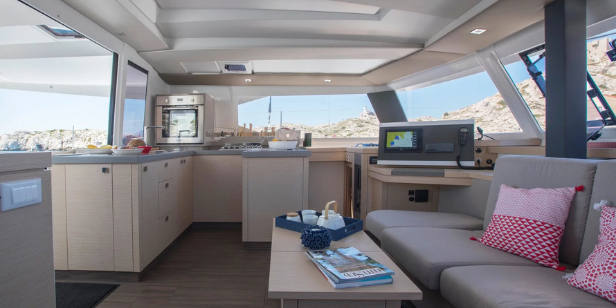 Fountaine Pajot Astrea 42
