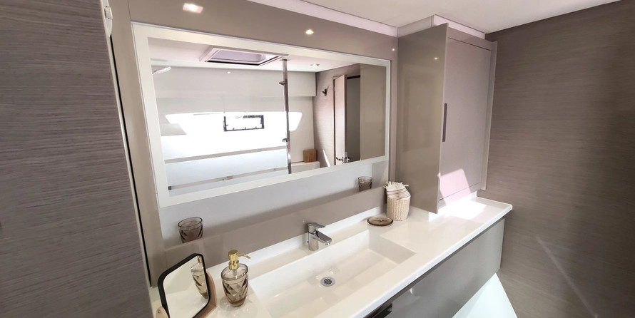 Fountaine Pajot Astrea 42