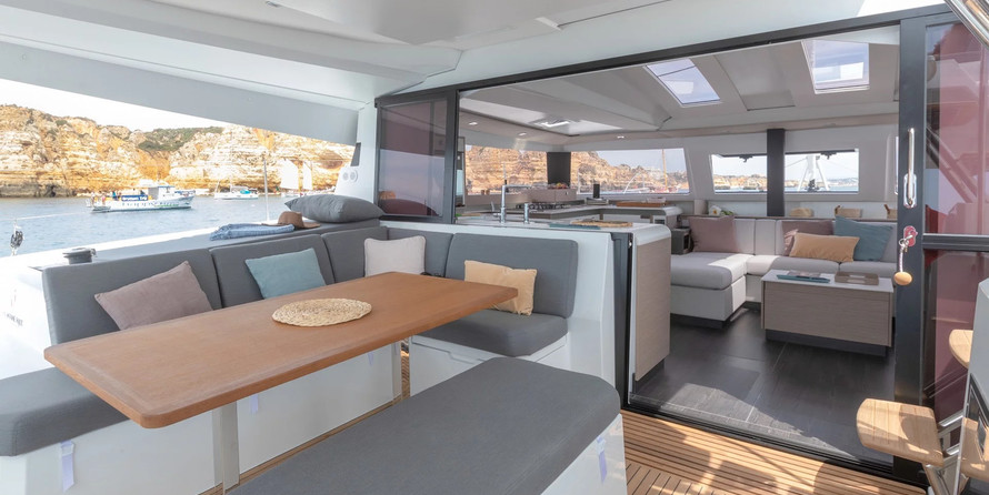 Fountaine Pajot Astrea 42