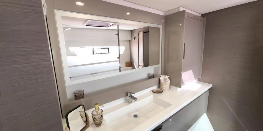 Fountaine Pajot Astrea 42