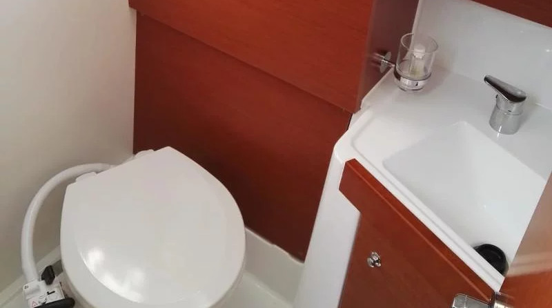 Beneteau Oceanis 38.1