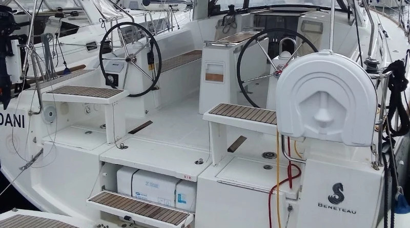 Beneteau Oceanis 38.1