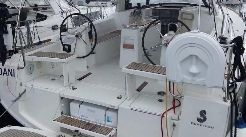 Beneteau Oceanis 38.1