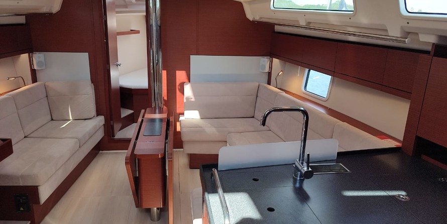 Hanse 418